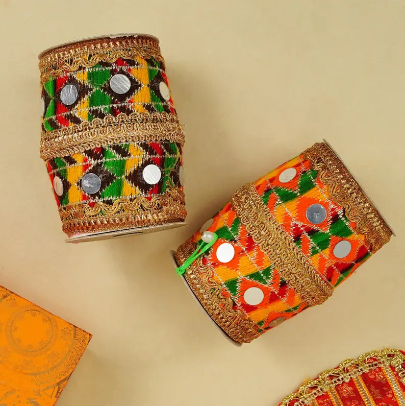 Dhol-shaped favor boxes