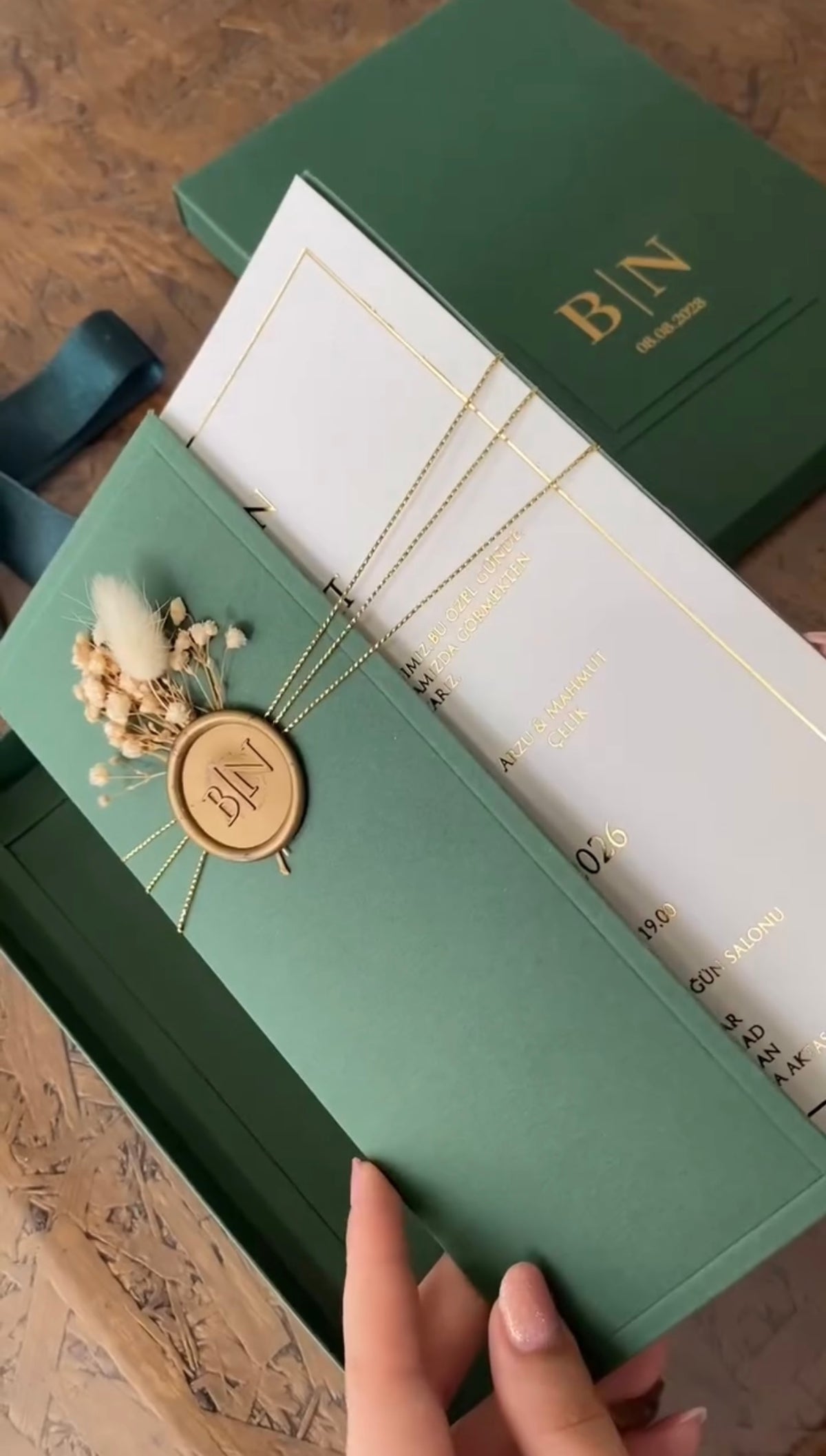 Green Luxury Wedding invites