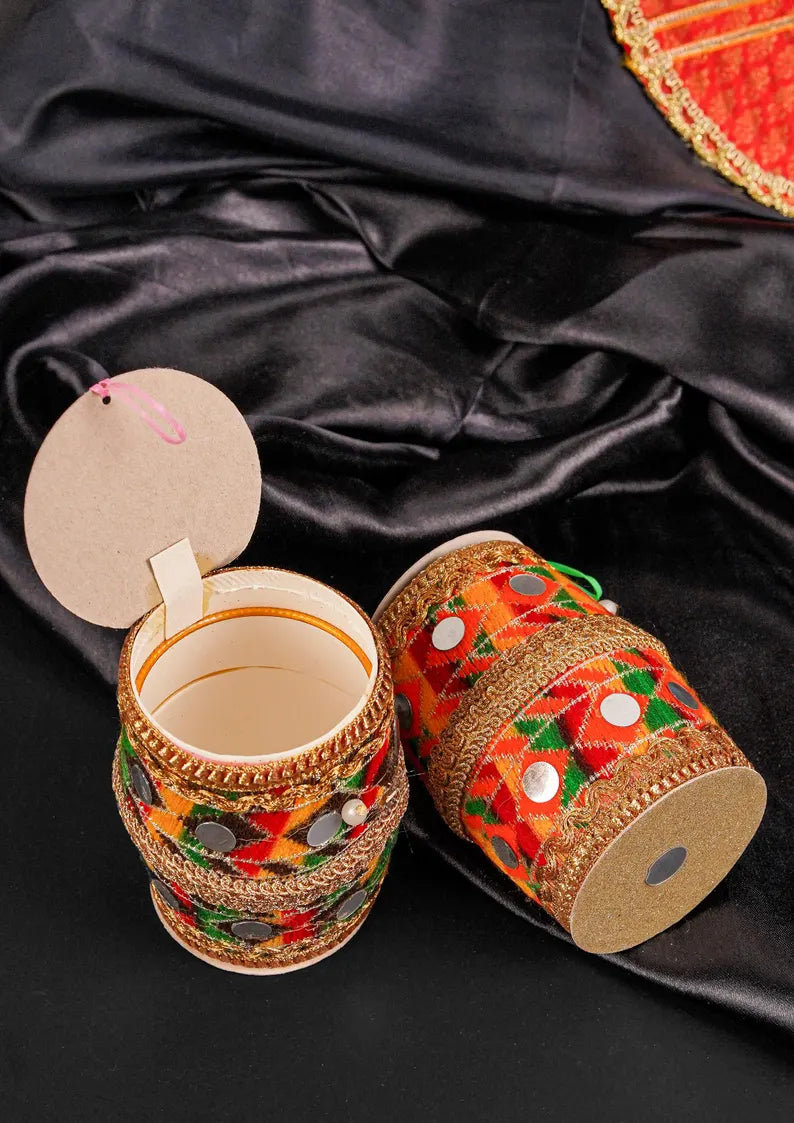 Dhol-shaped favor boxes