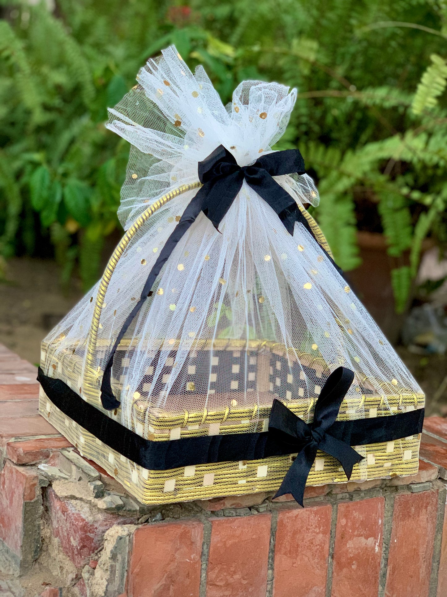 Black Gift Basket – Elegant