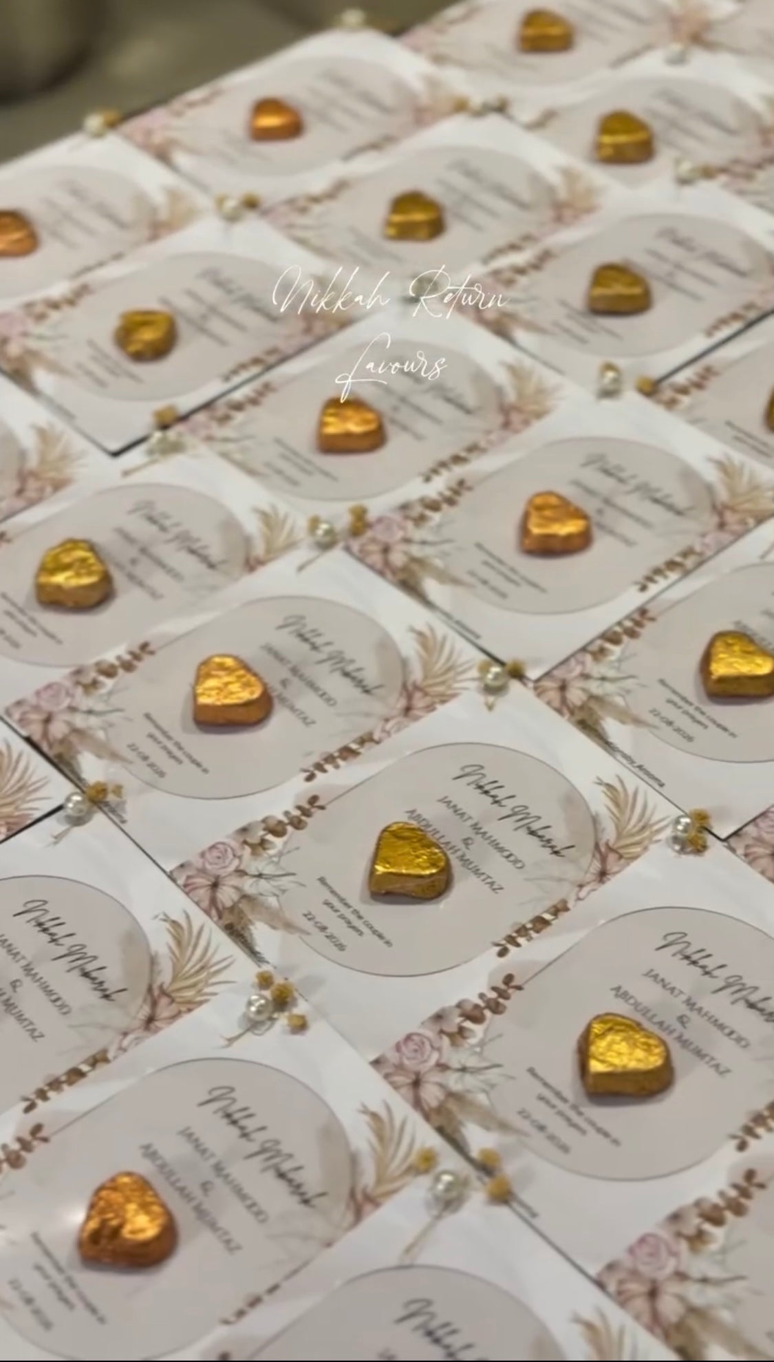 Personalized Nikkah Mubarak Favors – Floral Favor Cards with Gold Heart Chocolate