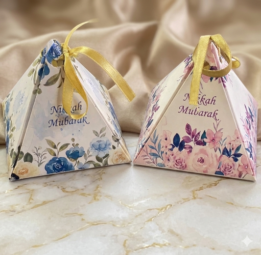 Pyramid shape favor boxes